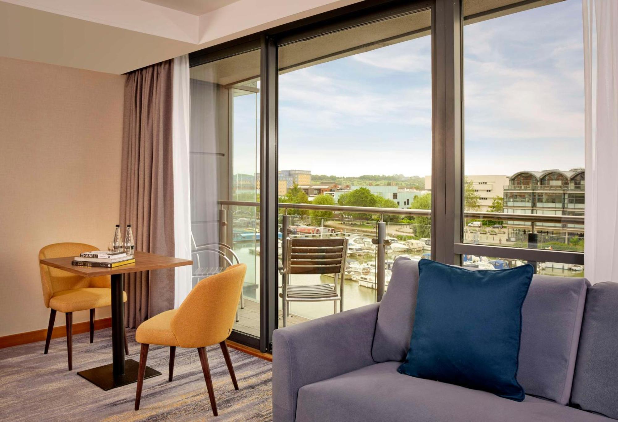 Doubletree By Hilton Lincoln Exterior foto